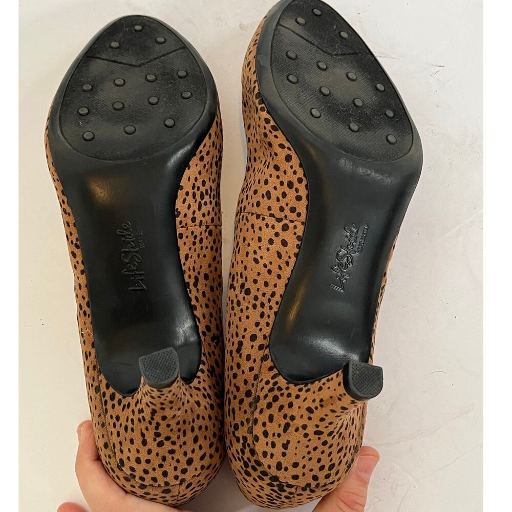 Women's LifeStride Parigi Leopard Animal Print 2.5 Inch High Heel Pump Size 8.5 - Picture 5 of 16